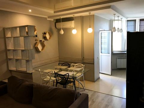 квартира за адресою Анни Ахматової вул., 30