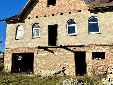 дом по адресу Лесі Українки
