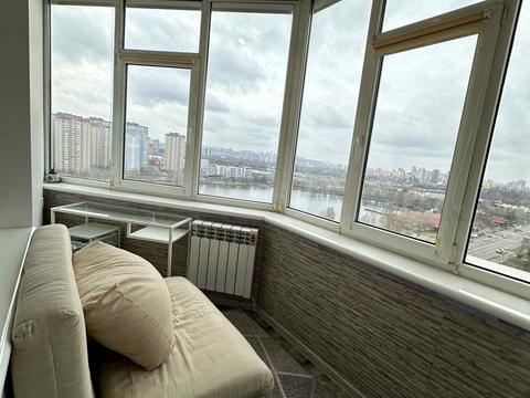 квартира за адресою Ревуцького вул., 9