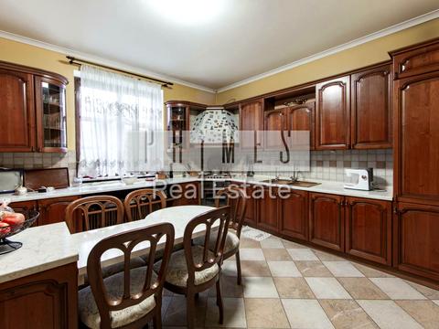 будинок за адресою Молодіжна вул. (леніна)