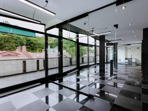 комерційна за адресою Гончарна вул., 9-А