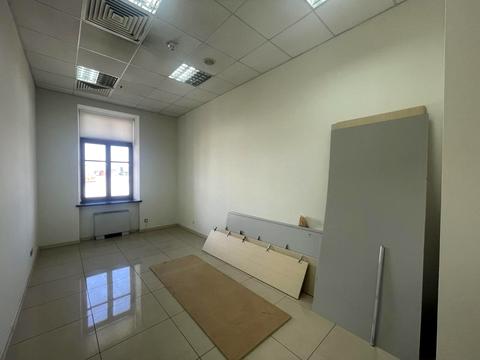 комерційна за адресою Богдана Хмельницького вул., 52
