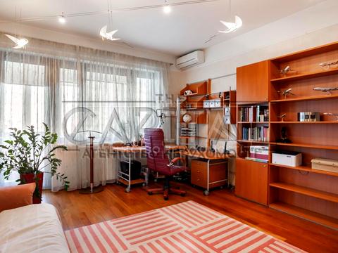 квартира за адресою Кропивницького вул., 10