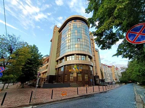 комерційна за адресою Михайла Грушевського вул., 22А