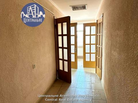 комерційна за адресою Ярослава Мудрого вул. (Моріса Тореза), 64б