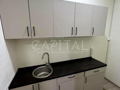 коммерческая по адресу Антоновича, 103