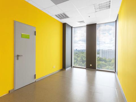 комерційна за адресою Миколи Амосова вул., 12