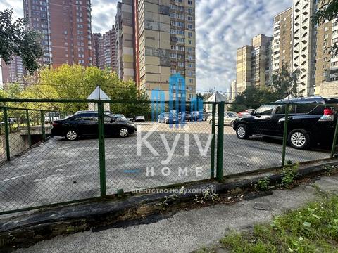 квартира за адресою Ахматової Анни, 15