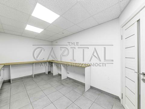 комерційна за адресою Антоновича вул. (Горького), 131