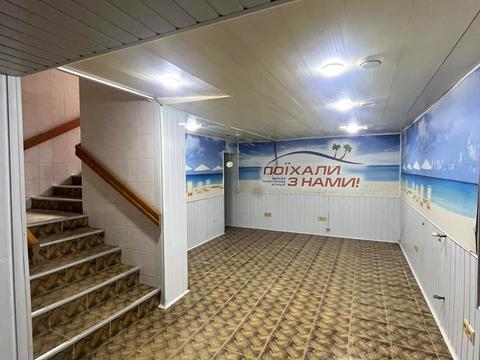 комерційна за адресою Головна вул., 132