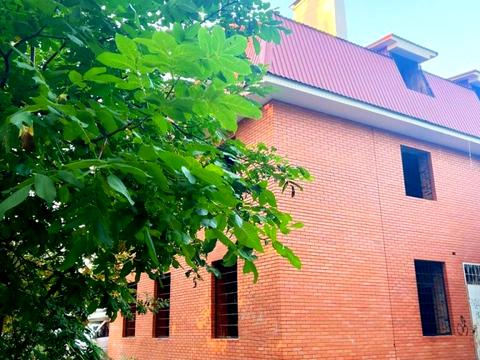 комерційна за адресою Освіти вул., 4В