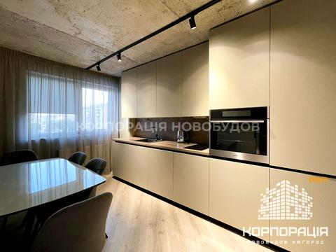 комерційна за адресою Богдана Хмельницького пл., 2В