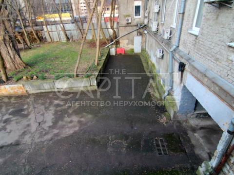 комерційна за адресою Старовокзальна вул., 18