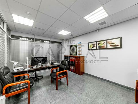 комерційна за адресою Болсуновська вул. (Сергія Струтинського), 8