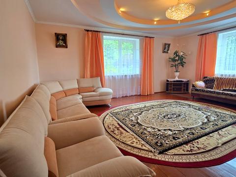 будинок за адресою Набережна, 40