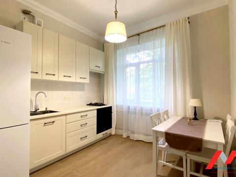 квартира по адресу Строителей ул., 33