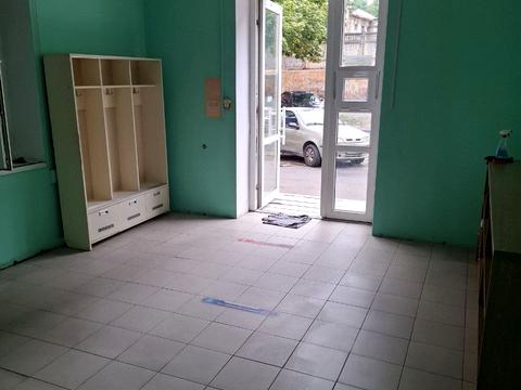 комерційна за адресою Головківська вул., 42