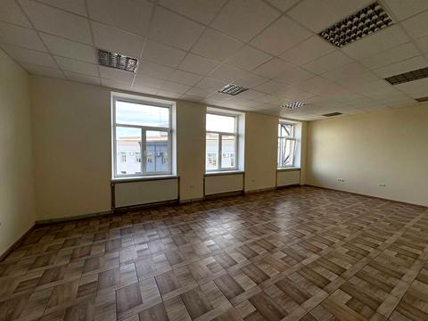 комерційна за адресою Героїв УПА вул., 73