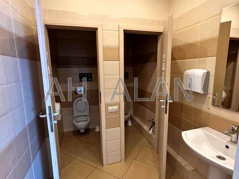 комерційна за адресою Спаська вул., 5