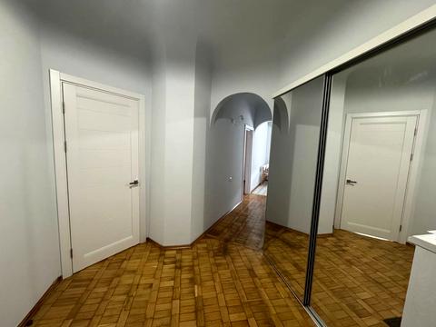 квартира за адресою Донця-Захаржевського вул., 5