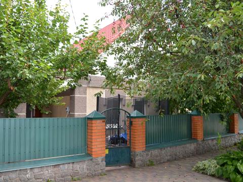 будинок за адресою Олени Теліги вул.