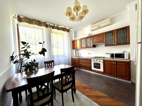 квартира за адресою Докучаєвський пров., 4