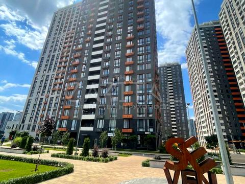 комерційна за адресою Дніпровська набережна вул., 18-А