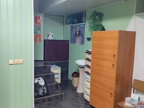 комерційна за адресою Васильківська вул., 42