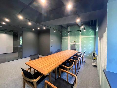 комерційна за адресою Кирилівська вул. (Фрунзе), 102