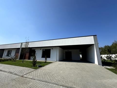 будинок за адресою Привітна, 1