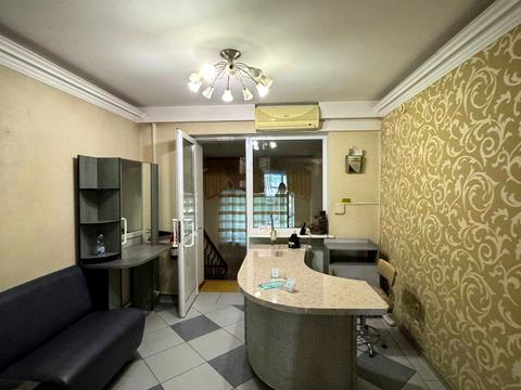 комерційна за адресою Семінарська вул., 15а