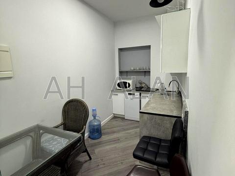 коммерческая по адресу Павла Тычины просп., 18-Б