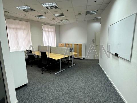 комерційна за адресою Михайлівська вул., 7