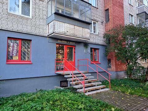 комерційна за адресою Гетьмана Івана Мазепи вул. (Топольна), 10