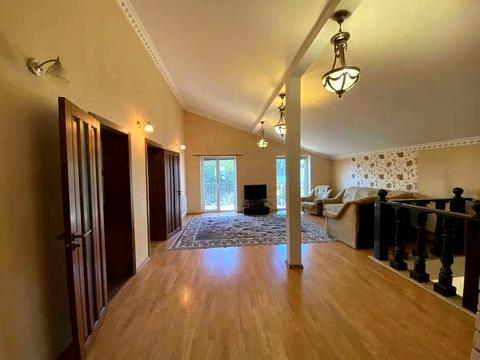 будинок за адресою Богатирська вул., 42