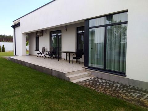 будинок за адресою Привітна 1а