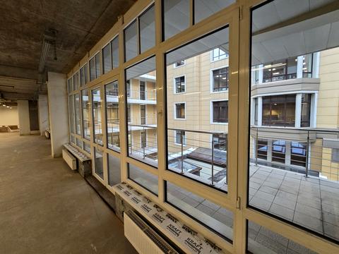 комерційна за адресою Михайла Грушевського вул., 9б