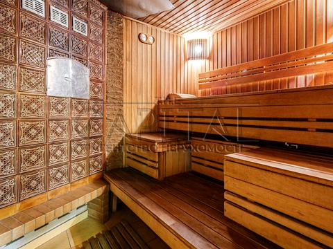 комерційна за адресою Патріарха Володимира Романюка вул. (Жовтнева), 2Б