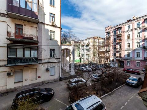 комерційна за адресою Лютеранська вул., 6