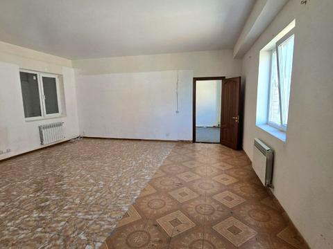 комерційна за адресою Трудова, 1/1