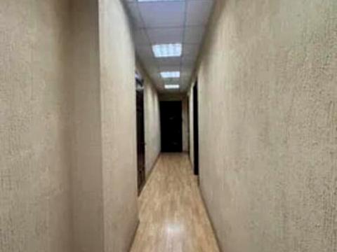 комерційна за адресою Соборна пл. (Жовтнева), 3
