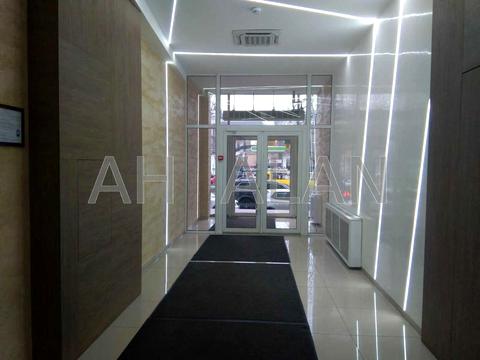 комерційна за адресою Верхній Вал вул., 2