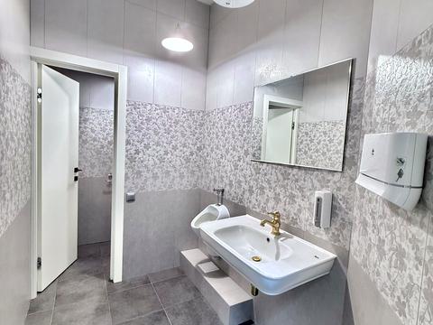 комерційна за адресою Кловський узвіз, 7a
