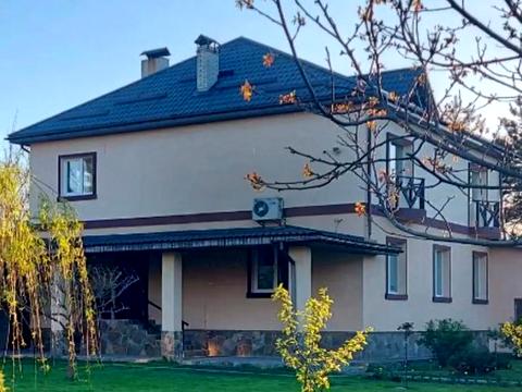 будинок за адресою Вишнева вул.