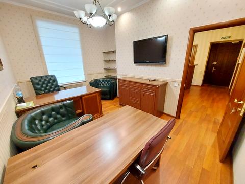 комерційна за адресою Шовковична вул., 11/1