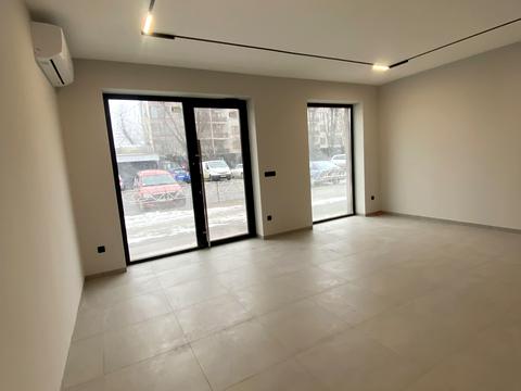 коммерческая по адресу Вʼячеслава Чорновола ул., 3