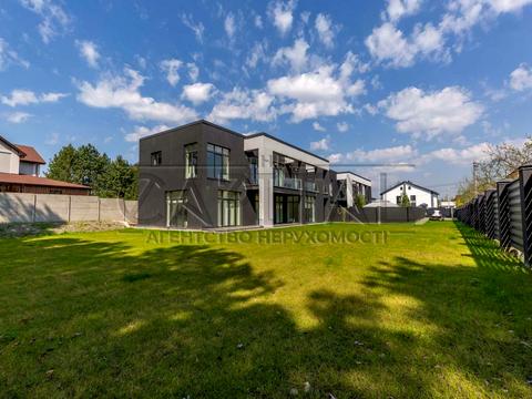 будинок за адресою Вишнева вул.