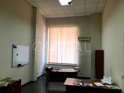 комерційна за адресою Волоська вул., 50-56