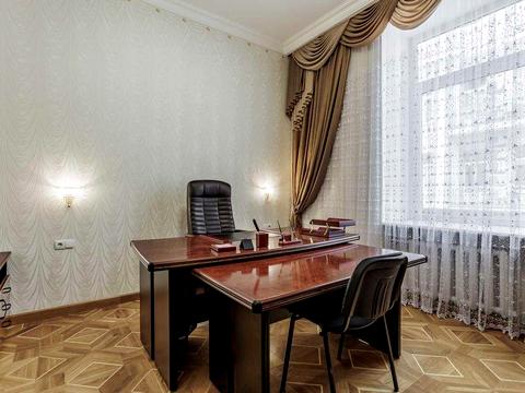 комерційна за адресою Ярославів Вал вул., 14-Г