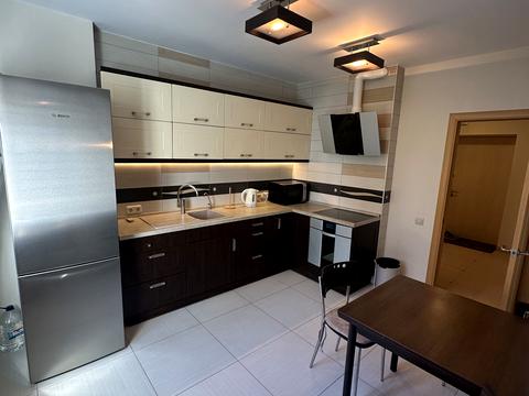 квартира за адресою Саперно-Слобідська вул., 8